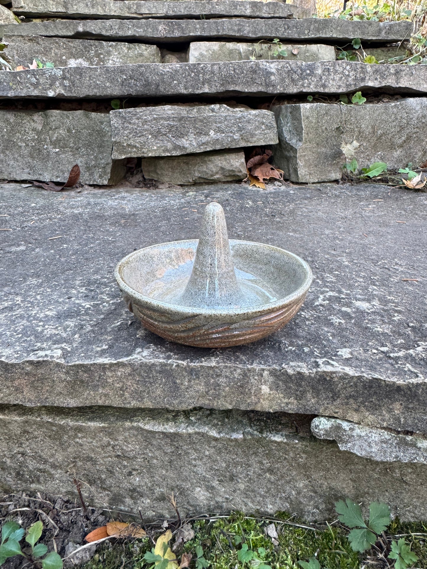 Ring Dish with Carving - Neutral