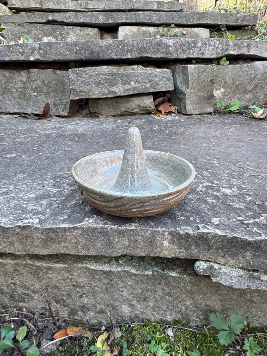 Ring Dish with Carving - Neutral